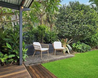 Cove Beach House by Coast Hosting - Umina Beach - Patio