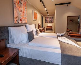 Barka Galéria Hotel és Étterem - Erdőbénye - Bedroom