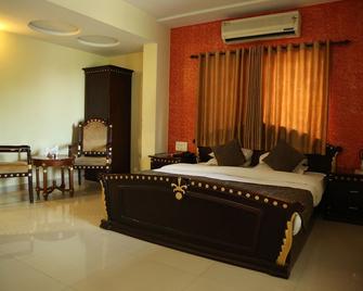 Hotel Indralok - Jūnāgadh - Bedroom