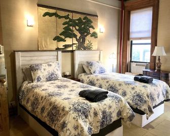 Northern Lights Mansion - New York