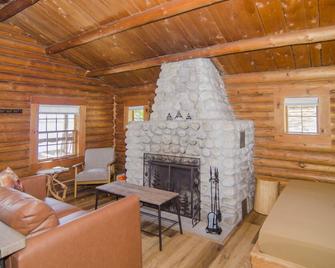 Mountain Lake Cottages - Westmore - Living room