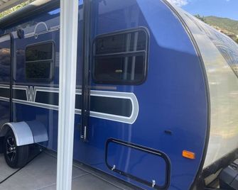 Charming WinnieTrailer with Cozy Private Patio Escape - Farmington