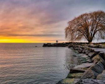 Pets By The Sea | Themed | Pet-Friendly - Cleveland