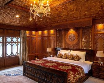 Mascot Houseboats - Srinagar - Bedroom