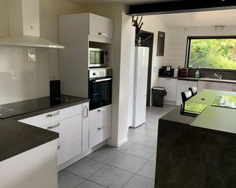 Maison spacieuse tout confort - Carcen-Ponson - Cocina