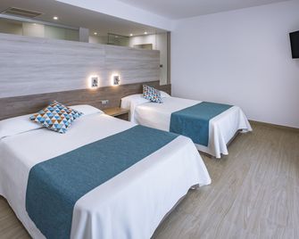 4R Gran Europe - Coma-ruga - Camera da letto
