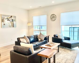 Luxurious Morden Loft Huge Rooftop & Skyline Views - Nashville - Sala de estar