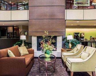 Quality Inn & Suites Peoria North - Peoria - Resepsjon