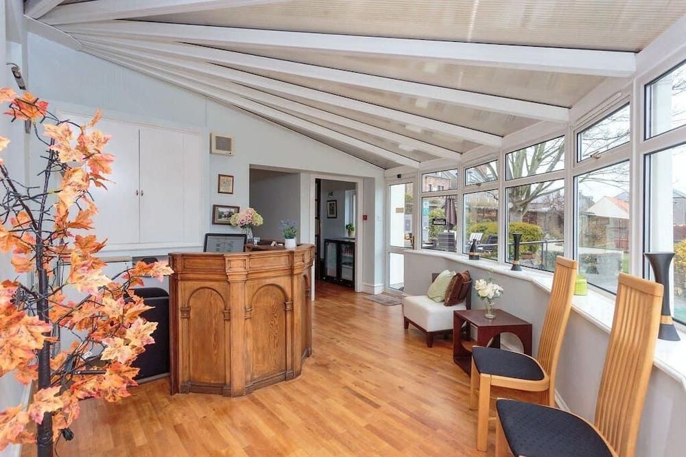 The Glenerne - איימאות' - דלפק קבלה