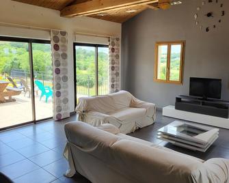 Villa 160 m2 with magnificent view. - Blars - Sala de estar