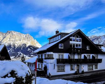 Haus Montana - Lermoos - Building