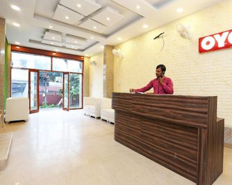 Capital O Hotel Rosewood Inn - Dehradun - Rezeption