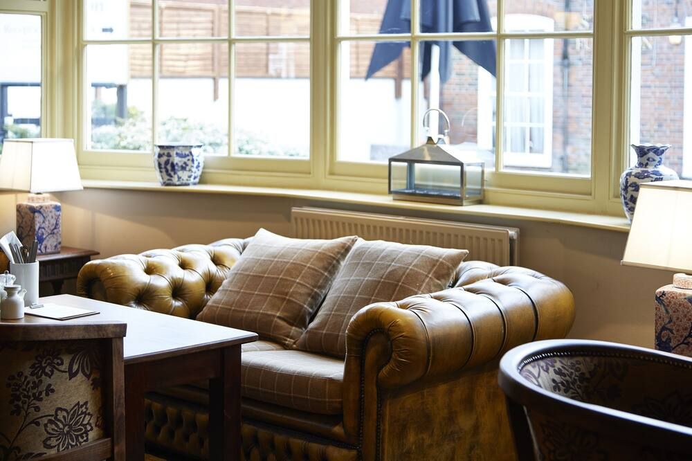 Red Lion Hotel by Greene King Inns thumbnail 3