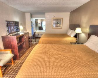 Amerivu Inn & Suites - Helen - Downtown - Helen - Habitación