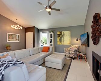 Palm Springs Perfection - Orange Pop Palm Springs - Palm Springs - Sala de estar