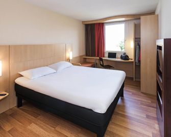 Hôtel ibis Sisteron - Sisteron - Slaapkamer