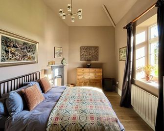 Easel Cottage near Wells: comfortable quirky cosy - Wells - Bedroom
