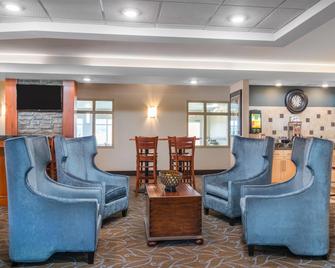 AmericInn by Wyndham Winona - Winona - Area lounge