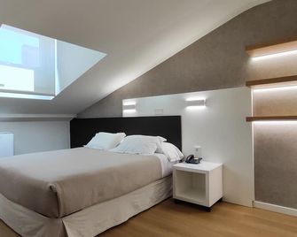 Hotel Las Terrazas - Burgos - Soverom