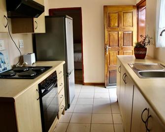 Khutsong Lodge - מאסרו - מטבח