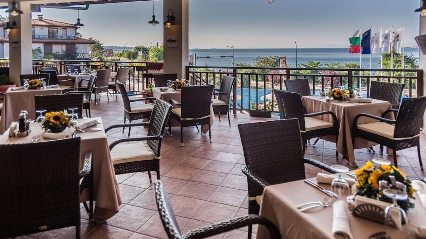 Santa Marina Holiday Village