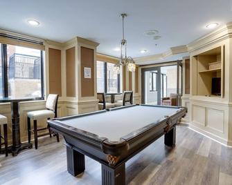 Gorgeous Ballston Condo with Gym & Views - Arlington