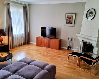 Beautiful vacation apartment on the Baltic Sea in Jurmala (Latvia) - Jūrmala - Wohnzimmer