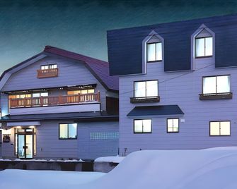 Wafu Pension Miyazawa - Nozawa Onsen - Κτίριο