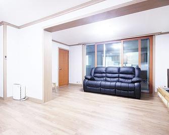 Happy Q Motel - Andong - Sala de estar