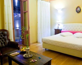 Kyveli Suites - Mora Yenişehri