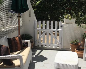 Beautiful ground floor apartment 2 beds, 1 bath 500 meters from beach front - Mojacar - Patio