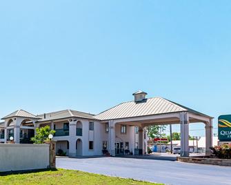 Quality Inn - Three Rivers - Building