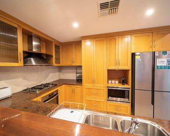 Cozy Home with fireplace 5mins to beach - Glenelg - Kuchyň