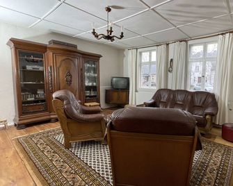 Natur Trifft Kultur - Wohnen im Vierseitenhof - Gumtow - Вітальня