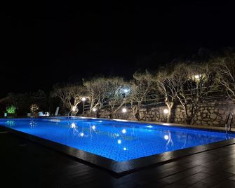 Holiday Heaven Munnar - Munnar - Piscina