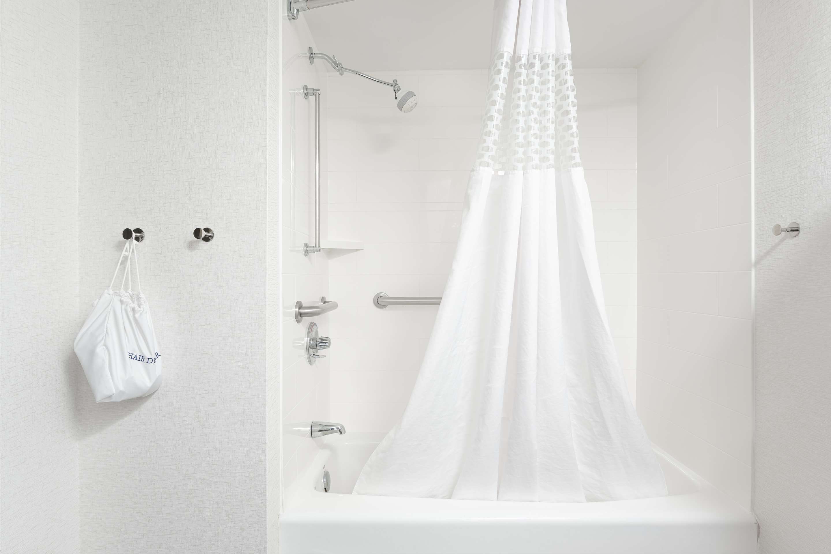 Bathroom view of Hampton Inn Oak Ridge Knoxville