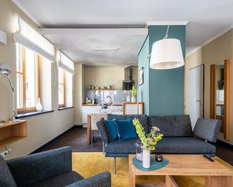 The Green Rostock Apartment Hotel - Rostock - Living room