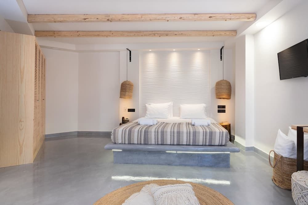 إيفا مير هوتل آند سويتس - للبالغين فقط