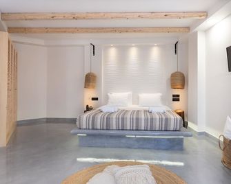 Eva Mare Hotel & Suites - Adults only - Agia Pelagia - Kamar Tidur