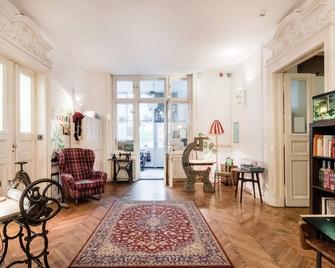 Baroque Hostel & Coworking - Budapest - Living room