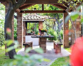 Hibiscusuno Tropea Residence - Tropea - Patio