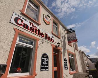 Castle Lodge - Newport - Building