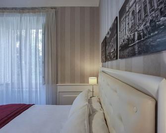 Star Vatican Rooms - Rome - Bedroom