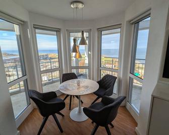 Turm-Penthouse Heiligenhafen - Heiligenhafen - Essbereich