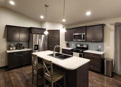 Clean & Comfortable with Easy Access to the Black Hills - Box Elder - Cucina