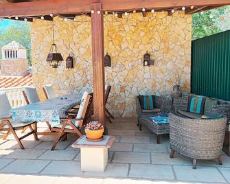 B&B Quinta da Romãzeira - Sao Bartolomeu de Messines - Patio