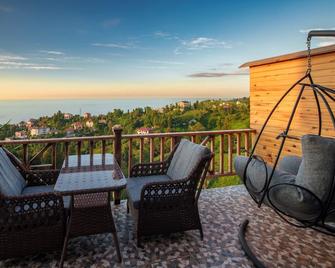 Mavera Suit Bungalow - Ardesen - Balcón