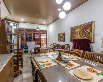 Hotel O Kost Arie 1 - Jakarta - Dining room