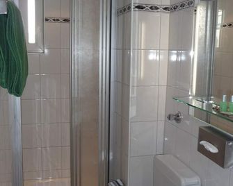 Hotel Sechzehn - Leverkusen - Salle de bain