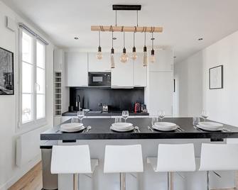 Suite Modern Art - Superbe appartement - Suresnes - Comedor